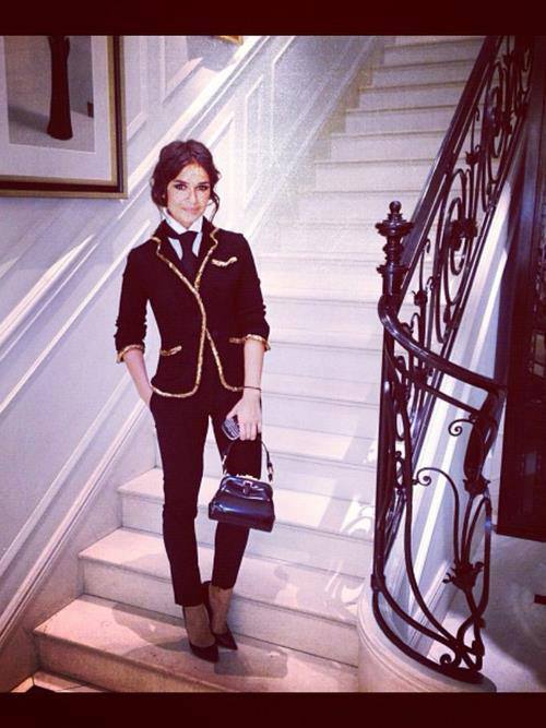 227400_274683119342424_202175349_n