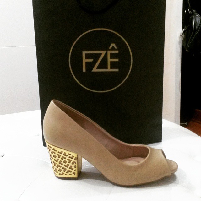 Conociendo@fuzue_peru ❤ Muy pronto una nota completa de esta nueva marca brazilera recién llegadita al Perú.... Los modelos son preciosos!
#fuzue #fuzueperu #peeptoe #shoes #nudeshoes #shoeslover