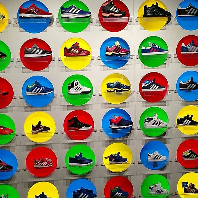 Apertura nueva tienda #triathlon #sports #snickers #shoes #triatlonsport #standalone